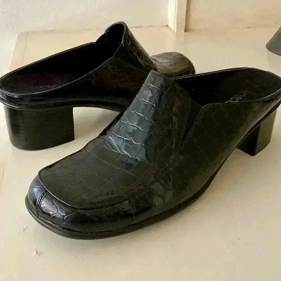 Aerosoles Womens Black Patent Slip On Mule Clogs 10 excellent condition - Picture 2 of 16
